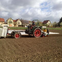 Traktor auf einem Feld