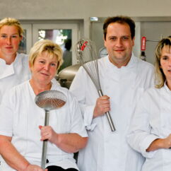 Team in der Küche vom Gut Krauscha