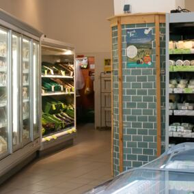 Kühlwarenabteilung im Biomarkt