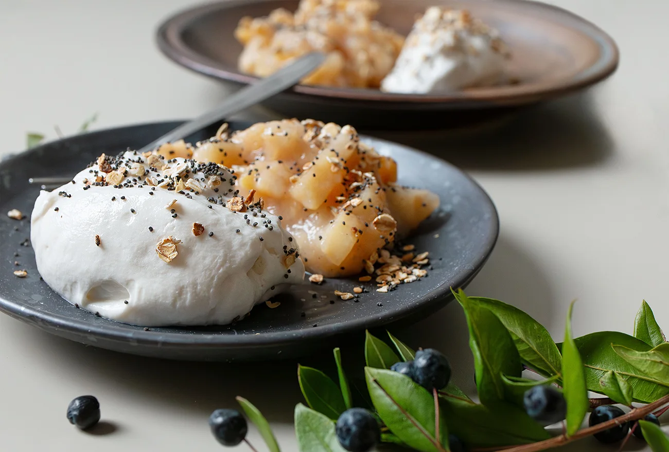 Quittenkompott mit Honig-Ricotta Creme und Mohnstreusel