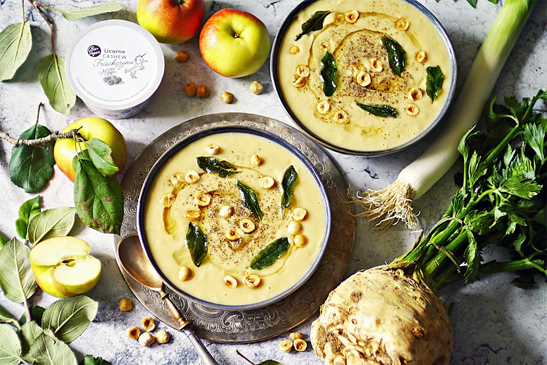 Apfel-Sellerie Suppe mit Cashew Creme von Licorne