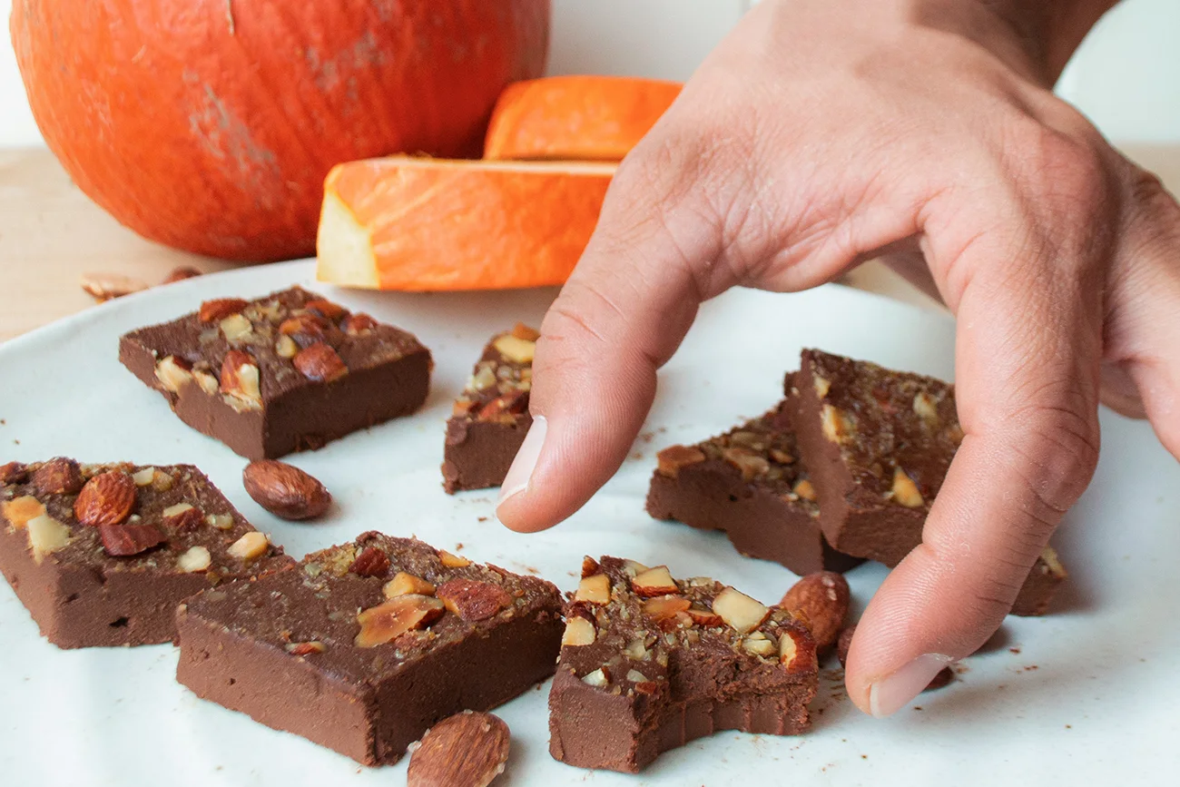 Kürbis-Fudge mit Mandeln