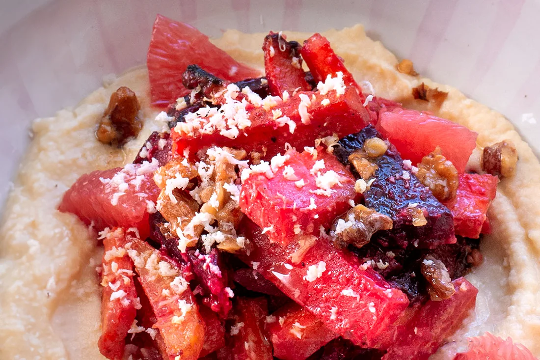 Püree aus Pastinake und Rübe mit Ofengemüse, Grapefruit und Meerrettich