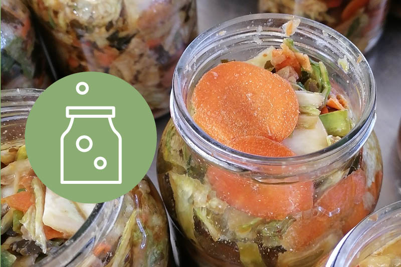 Kimchi in einem offenen Mehrwegglas
