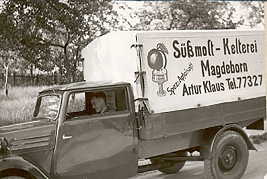 Alter Lieferwagen der damaligen Süßmost-Kelterei Magdeborn von Artur Klaus