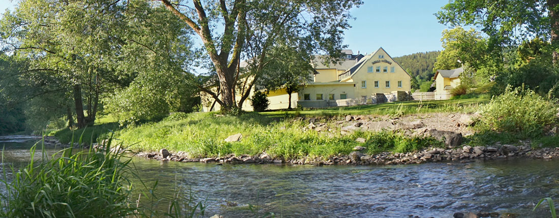 die Rolle Mühle im Zschopenthal vom Fluß aus gesehen
