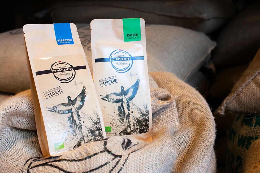 Bio-Röstkaffee und Bio-Espresso von Café Chavalo auf einem Jute-Kaffeesack