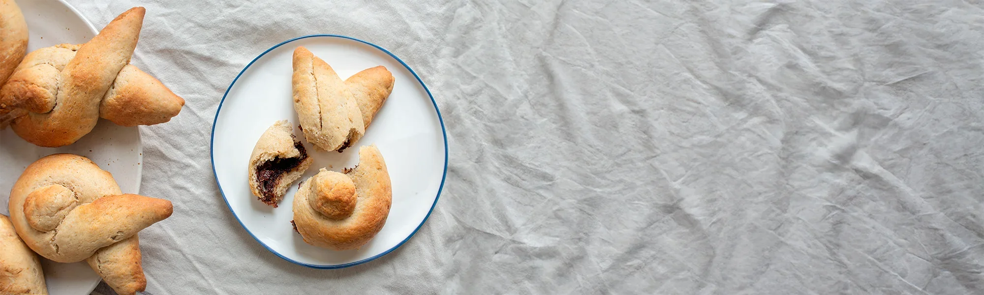 Osterhasen aus Quark-Öl-Teig mit Schokofüllung