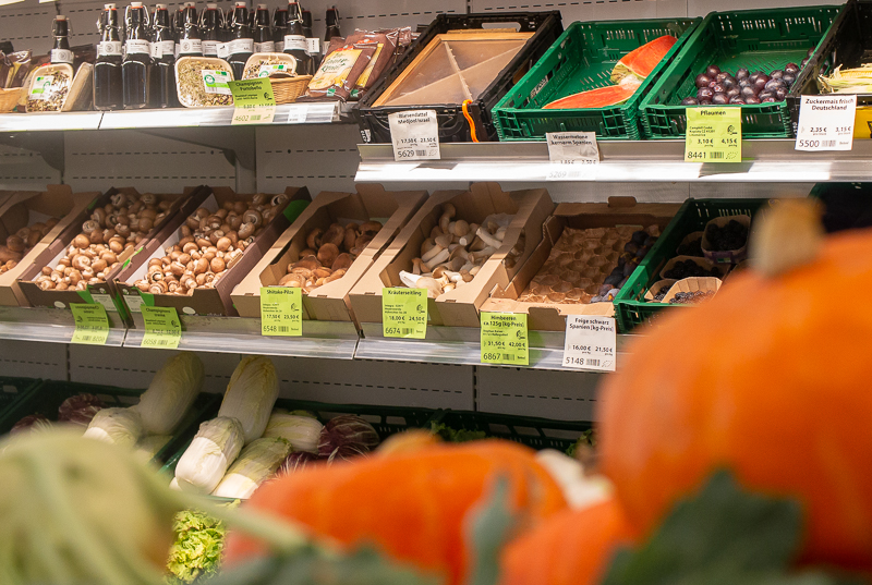 Gemüse und Obst im Bioladen